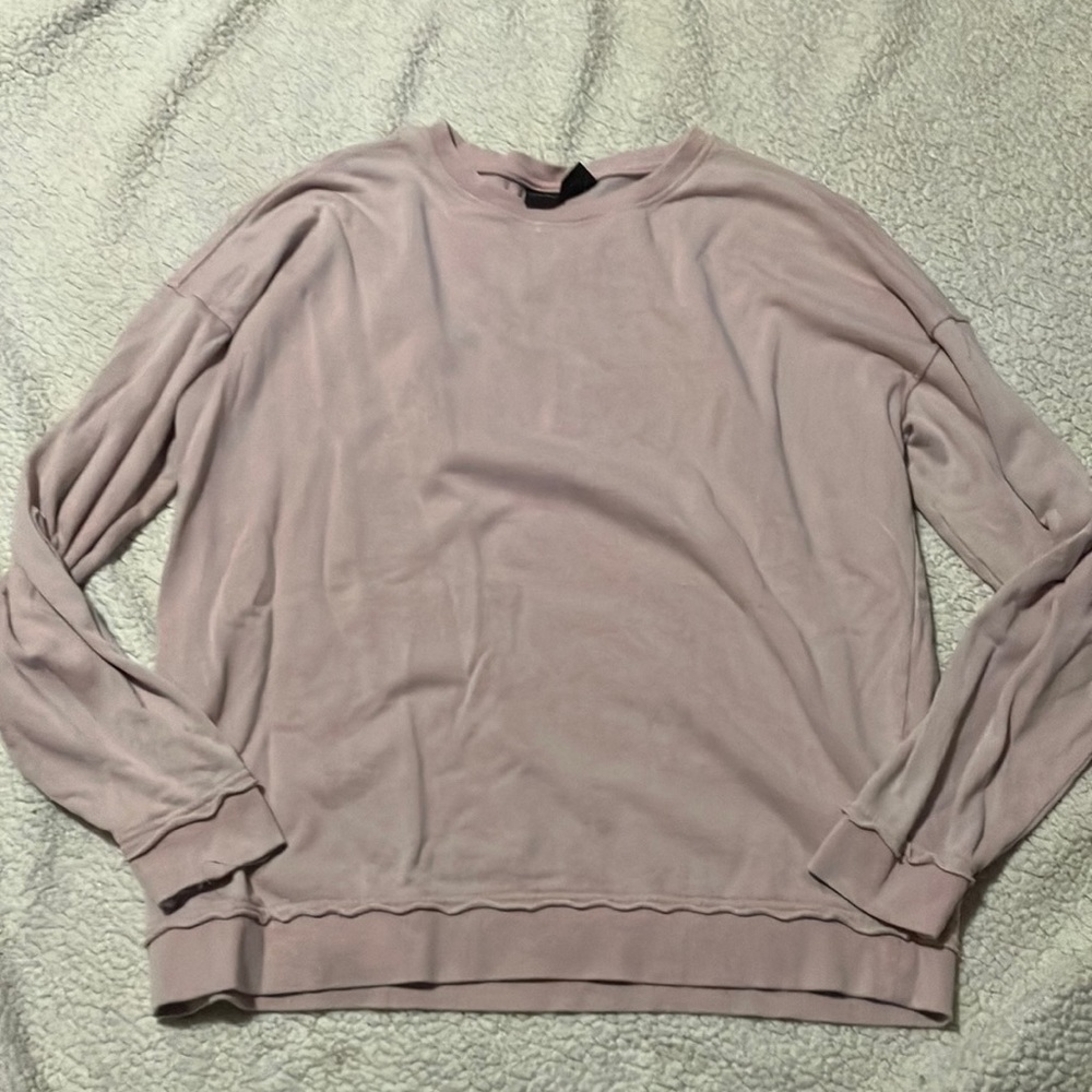 No boundaries lightweight sweatshirt